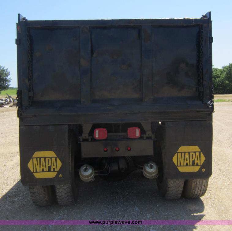image for item D5553 1987 Kenworth T800 dump truck