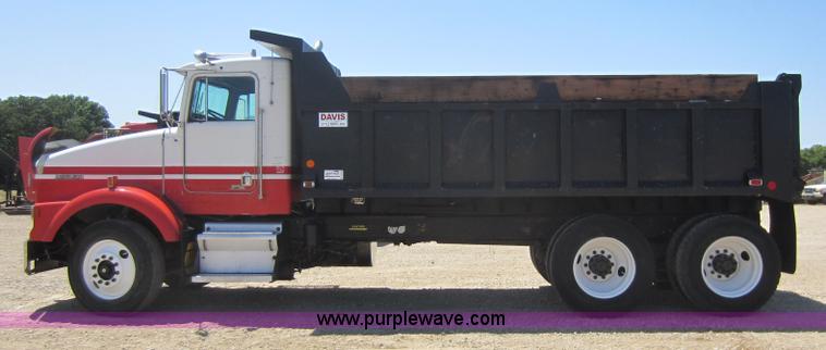 image for item D5553 1987 Kenworth T800 dump truck