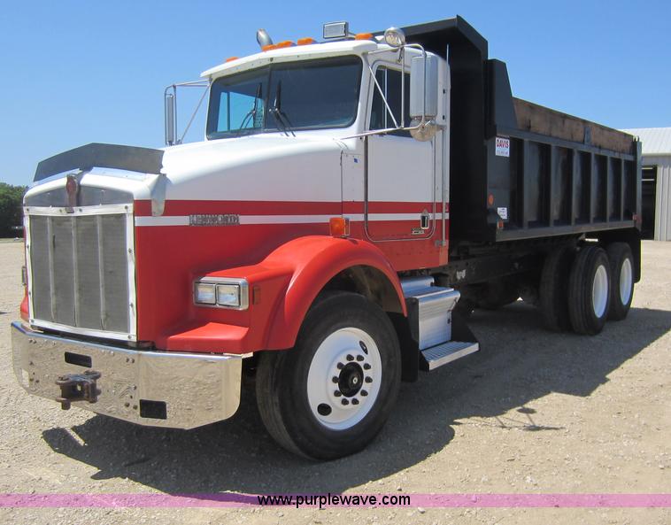 image for item D5553 1987 Kenworth T800 dump truck