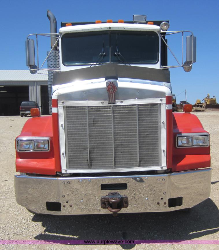 image for item D5553 1987 Kenworth T800 dump truck