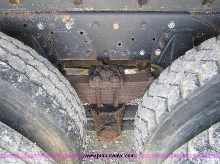 image for item D5553 1987 Kenworth T800 dump truck