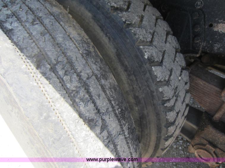 image for item D5553 1987 Kenworth T800 dump truck