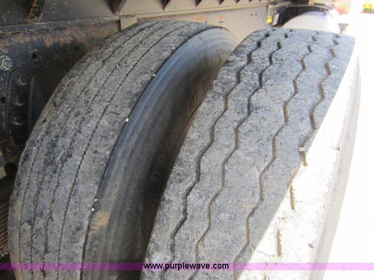 image for item D5553 1987 Kenworth T800 dump truck