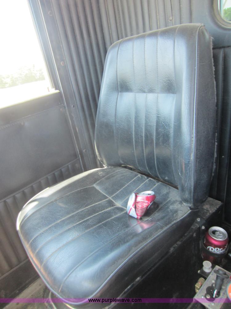 image for item D5553 1987 Kenworth T800 dump truck