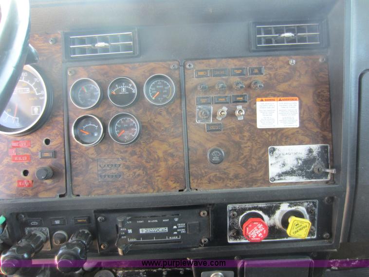 image for item D5553 1987 Kenworth T800 dump truck