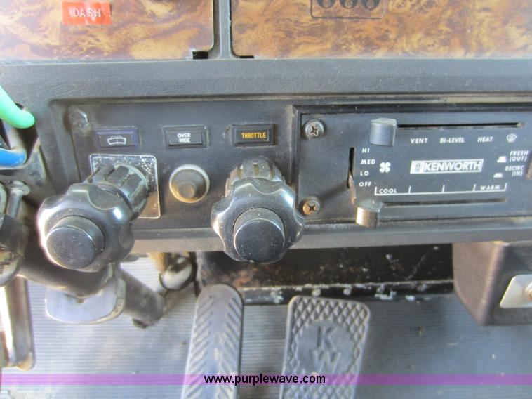 image for item D5553 1987 Kenworth T800 dump truck