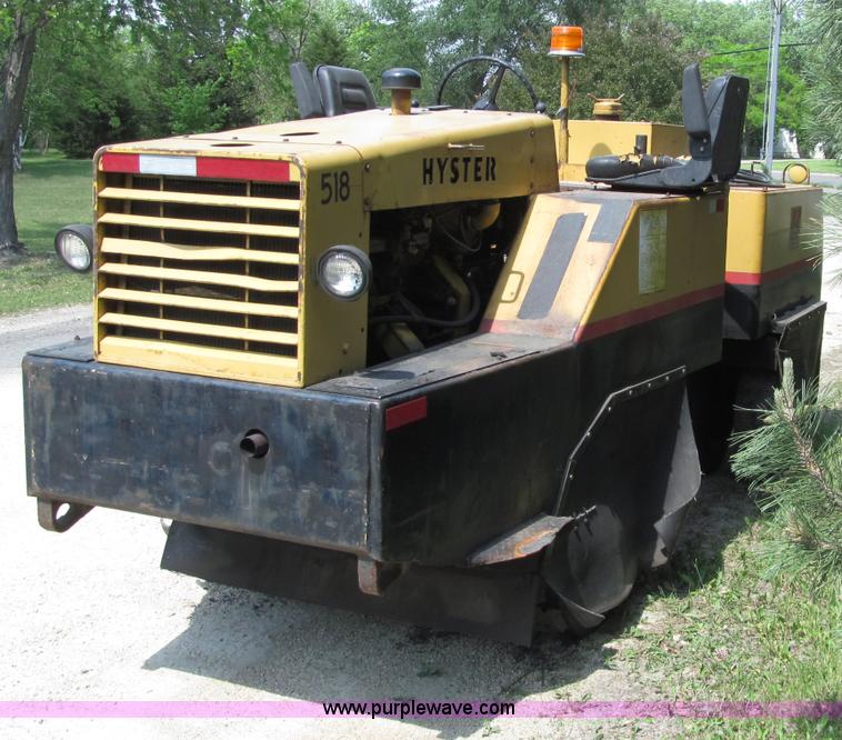 image for item D6519 Hyster C530A nine wheel pneumatic roller