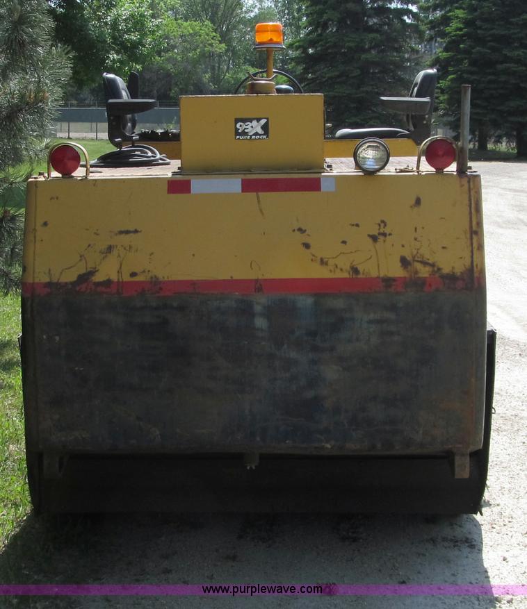 image for item D6519 Hyster C530A nine wheel pneumatic roller