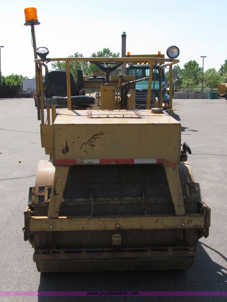 image for item D6520 Dynapac CC21A double drum roller