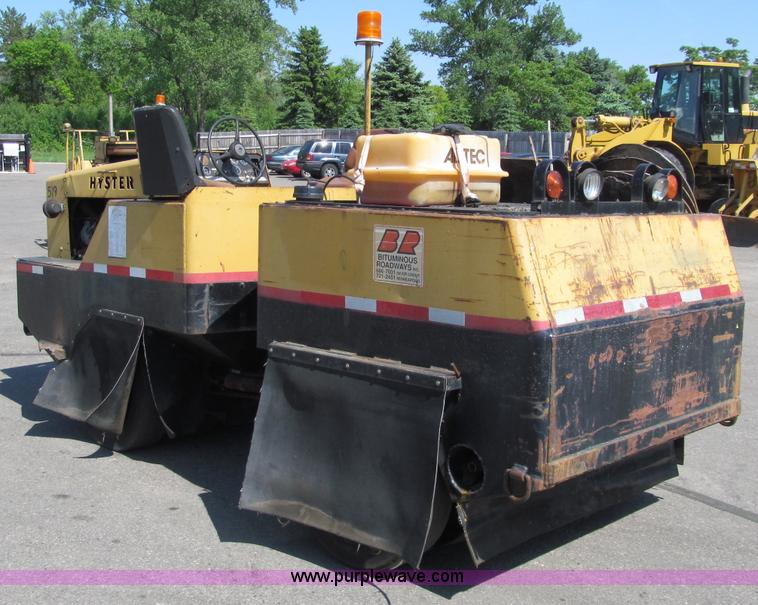 image for item D6521 Hyster C530A nine wheel pneumatic roller