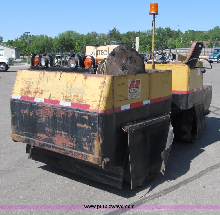 image for item D6521 Hyster C530A nine wheel pneumatic roller