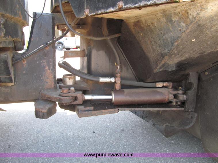 image for item D6521 Hyster C530A nine wheel pneumatic roller