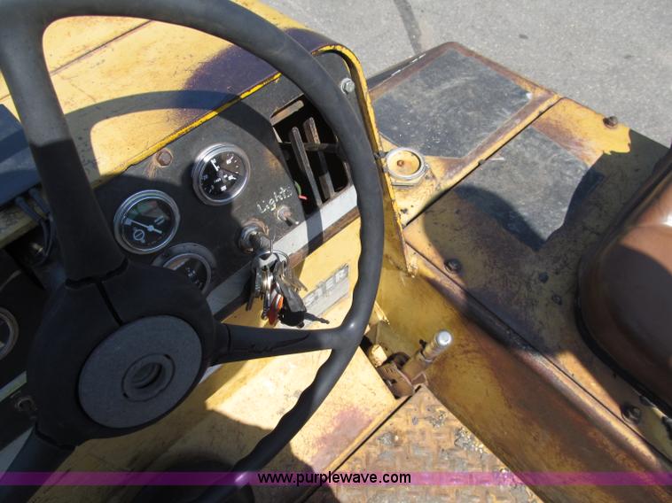 image for item D6521 Hyster C530A nine wheel pneumatic roller