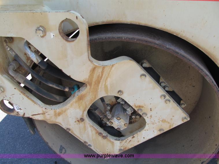 image for item D6522 Ingersoll Rand DD70HF vibratory roller