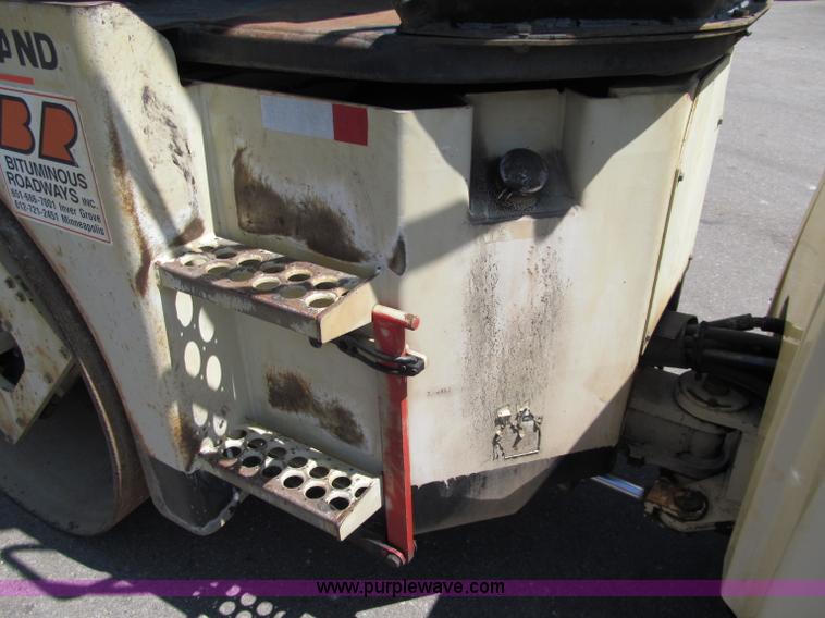 image for item D6522 Ingersoll Rand DD70HF vibratory roller