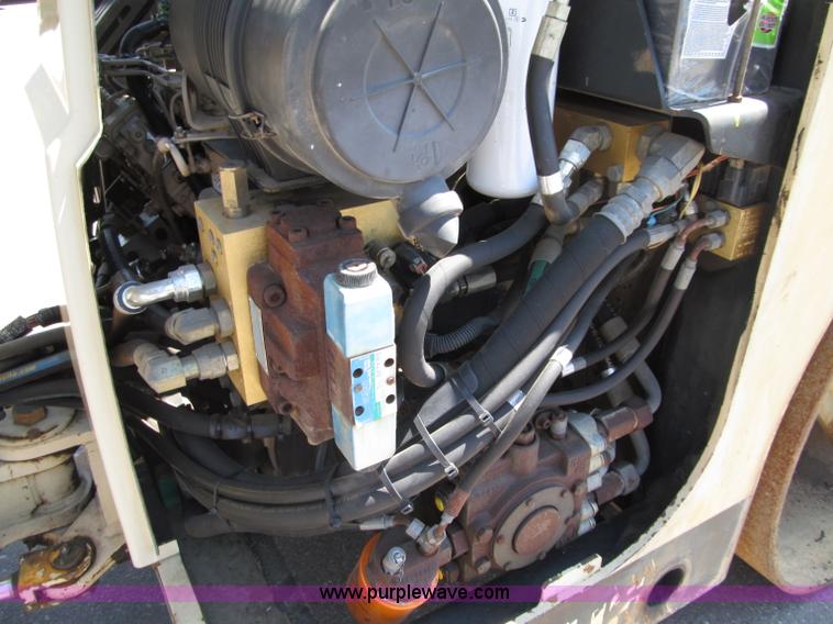 image for item D6522 Ingersoll Rand DD70HF vibratory roller