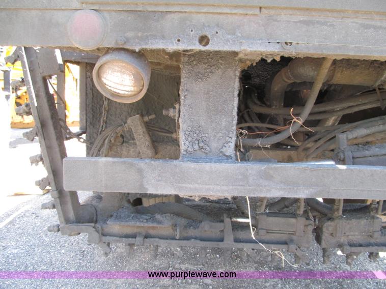 image for item D6524 1994 Ford CF7000 asphalt distribution truck