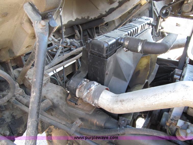 image for item D6524 1994 Ford CF7000 asphalt distribution truck