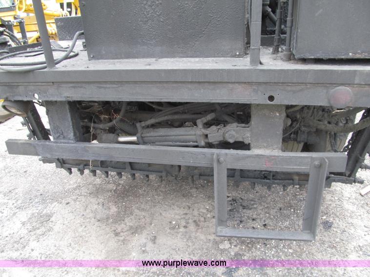 image for item D6524 1994 Ford CF7000 asphalt distribution truck