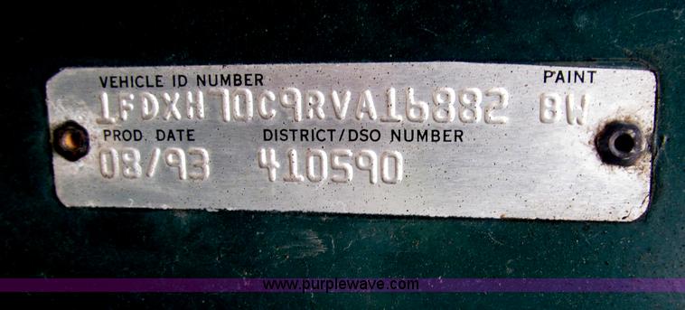 image for item D6524 1994 Ford CF7000 asphalt distribution truck