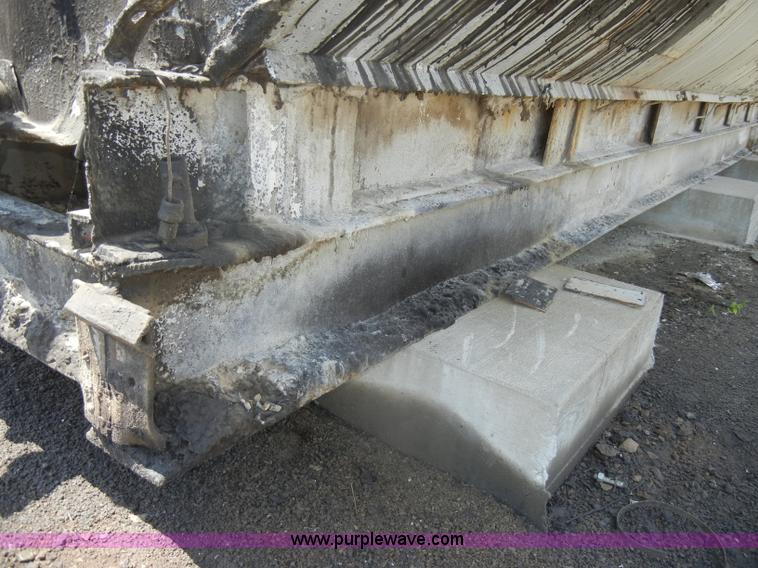 image for item N9776 10,000 gallon hot oil tank on skids