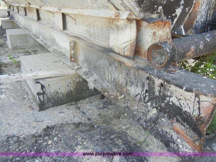 image for item N9776 10,000 gallon hot oil tank on skids