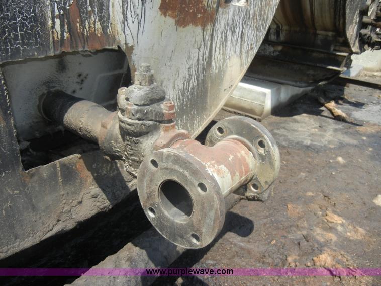 image for item N9777 10,000 gallon hot oil tank on skids