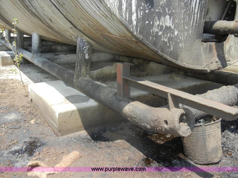 image for item N9777 10,000 gallon hot oil tank on skids