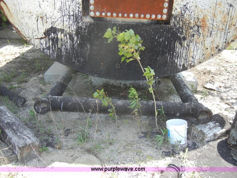 image for item N9777 10,000 gallon hot oil tank on skids