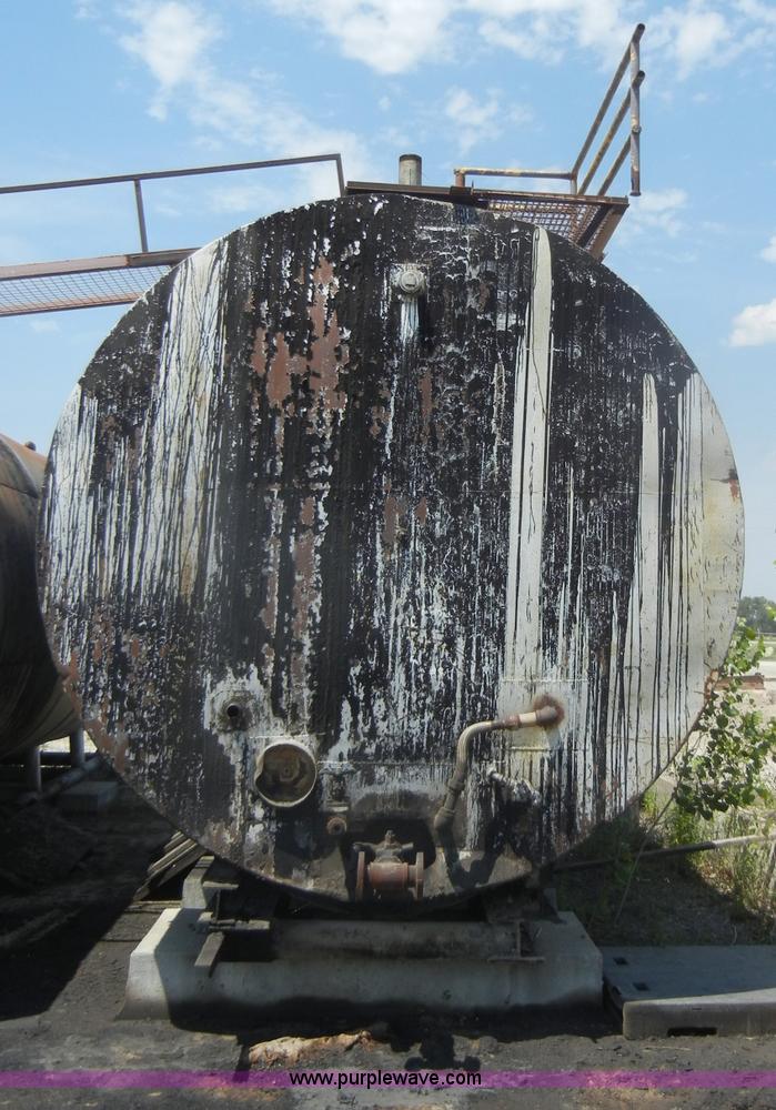 image for item N9778 10,000 gallon hot oil tank on skids
