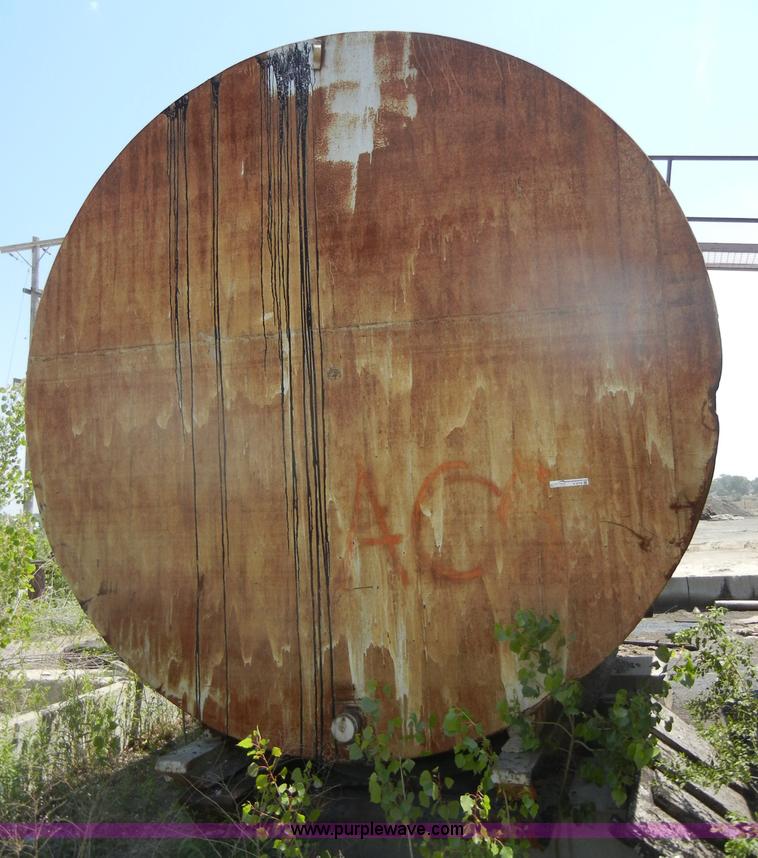 image for item N9778 10,000 gallon hot oil tank on skids