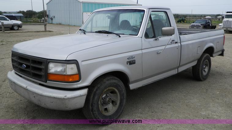 image for item B1268 1996 Ford F150 pickup truck