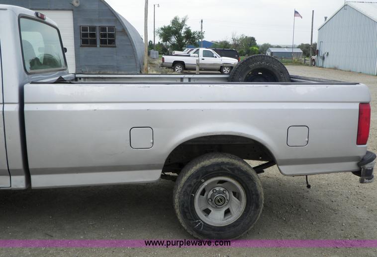 image for item B1268 1996 Ford F150 pickup truck