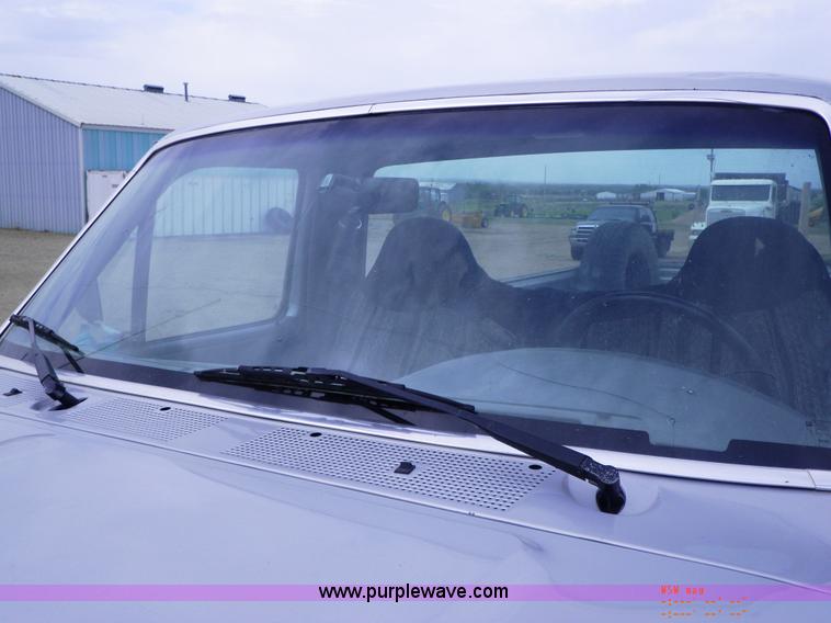 image for item B1268 1996 Ford F150 pickup truck