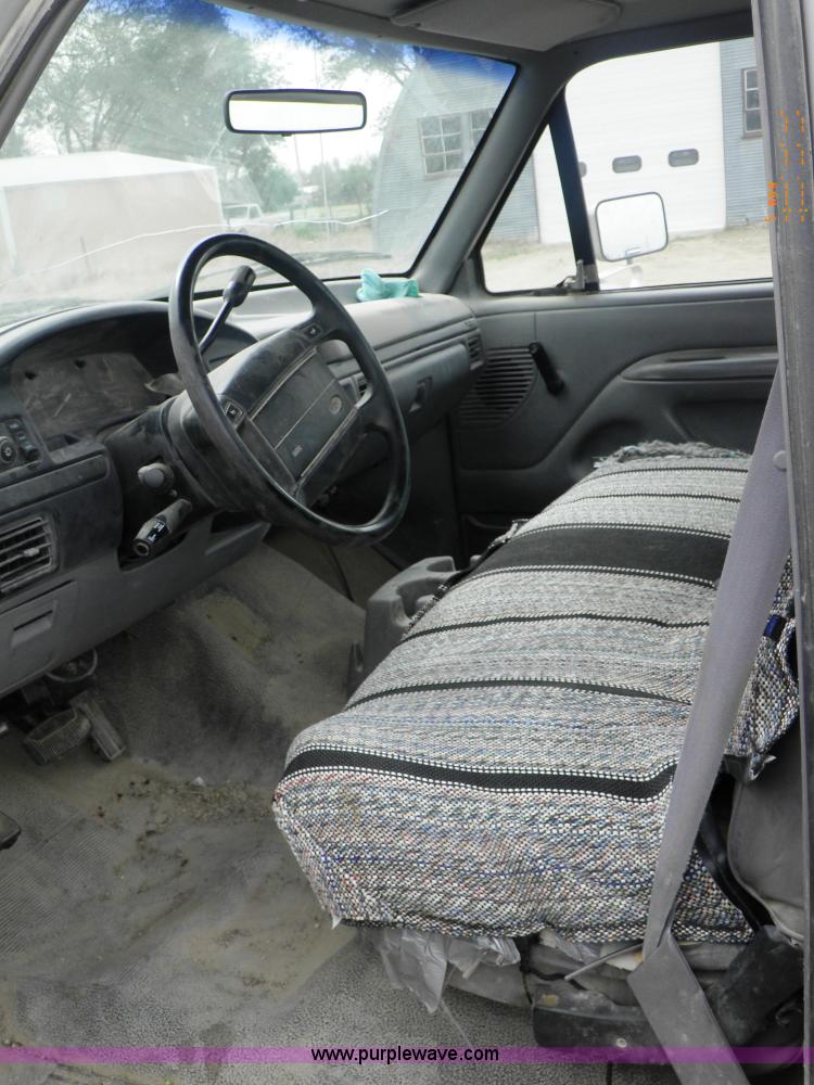 image for item B1268 1996 Ford F150 pickup truck