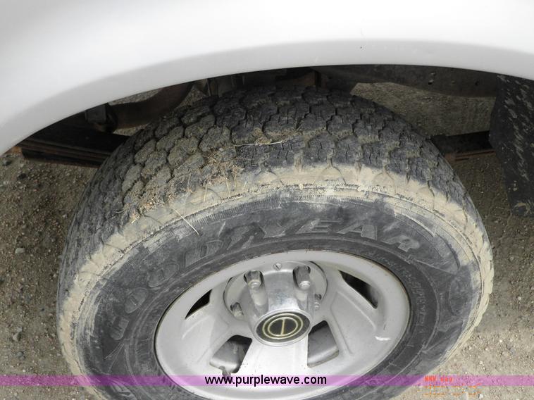 image for item B1268 1996 Ford F150 pickup truck