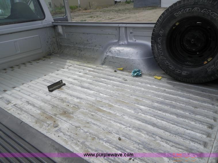 image for item B1268 1996 Ford F150 pickup truck