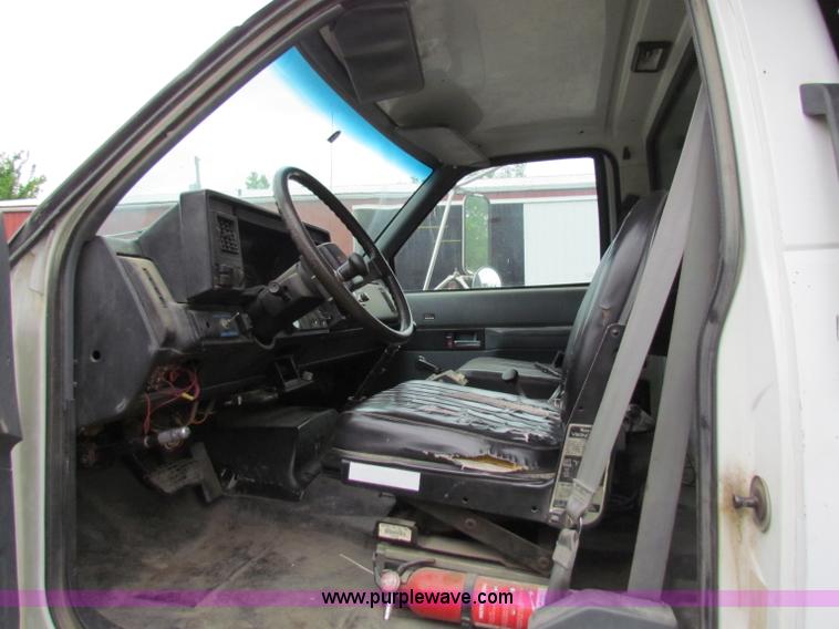 image for item B1349 1993 GMC Topkick dump truck