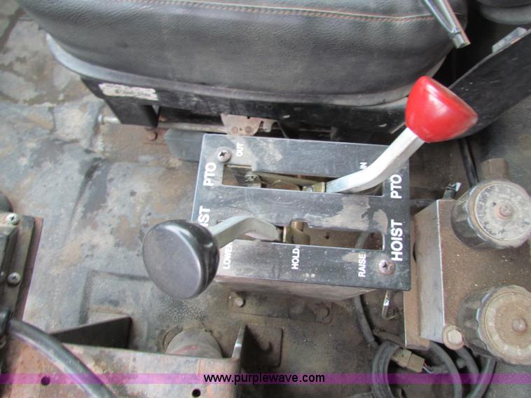 image for item B1349 1993 GMC Topkick dump truck