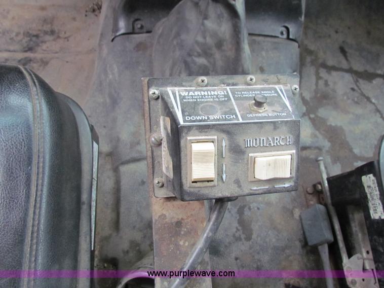 image for item B1349 1993 GMC Topkick dump truck