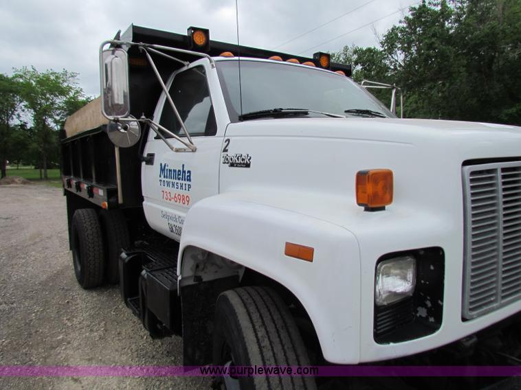 image for item B1349 1993 GMC Topkick dump truck