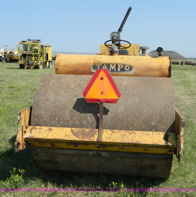 image for item B3684 1977 Tampo RS16A roller