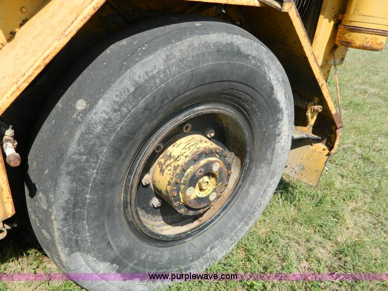 image for item B3684 1977 Tampo RS16A roller