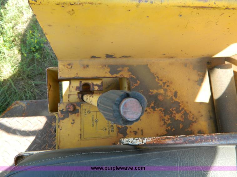 image for item B3684 1977 Tampo RS16A roller