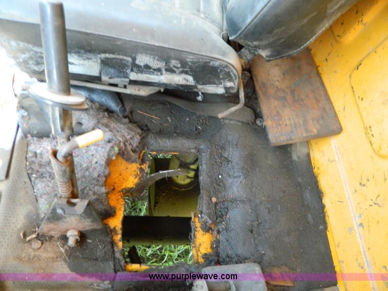 image for item B3689 1988 Chevrolet Kodiak dump truck