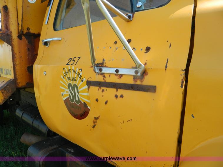 image for item B3689 1988 Chevrolet Kodiak dump truck