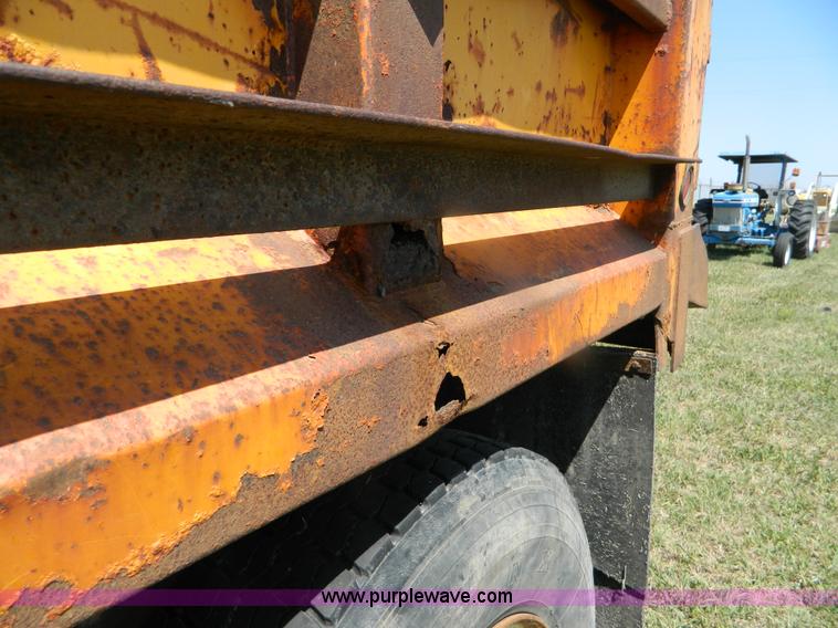 image for item B3689 1988 Chevrolet Kodiak dump truck