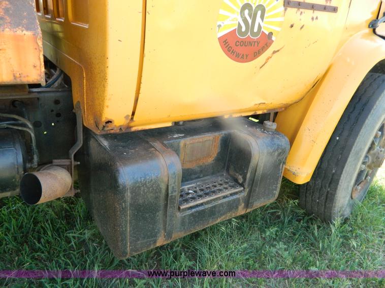 image for item B3689 1988 Chevrolet Kodiak dump truck