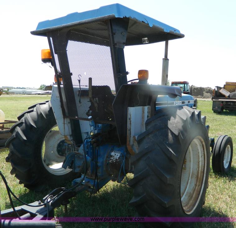 image for item B3692 1991 Ford 5610 tractor