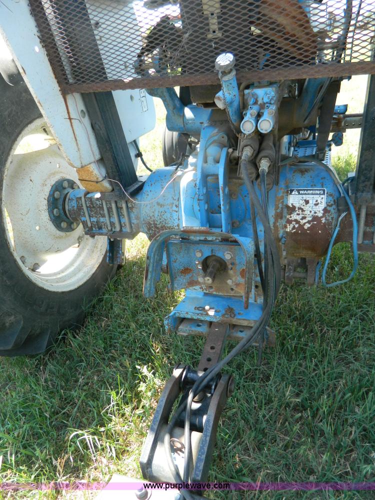 image for item B3692 1991 Ford 5610 tractor